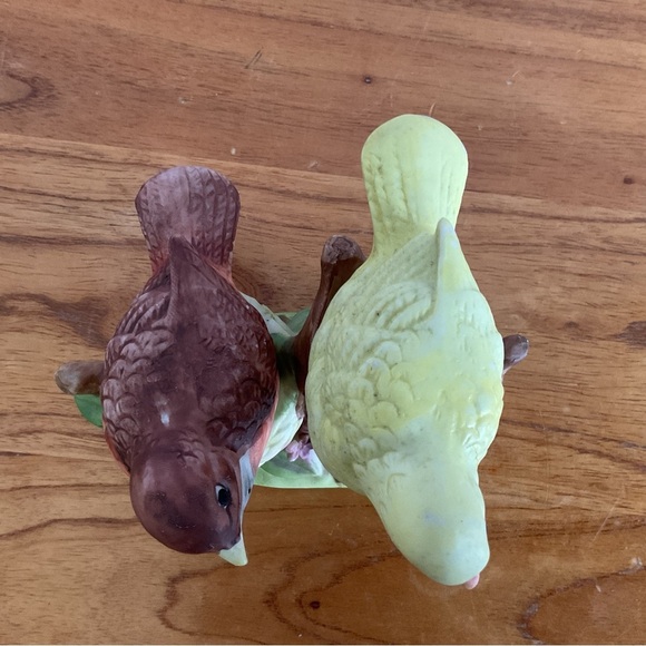 Vintage Two Birds in a Nest Ceramic Salt and Pepper Shakers - Picture 5 of 8